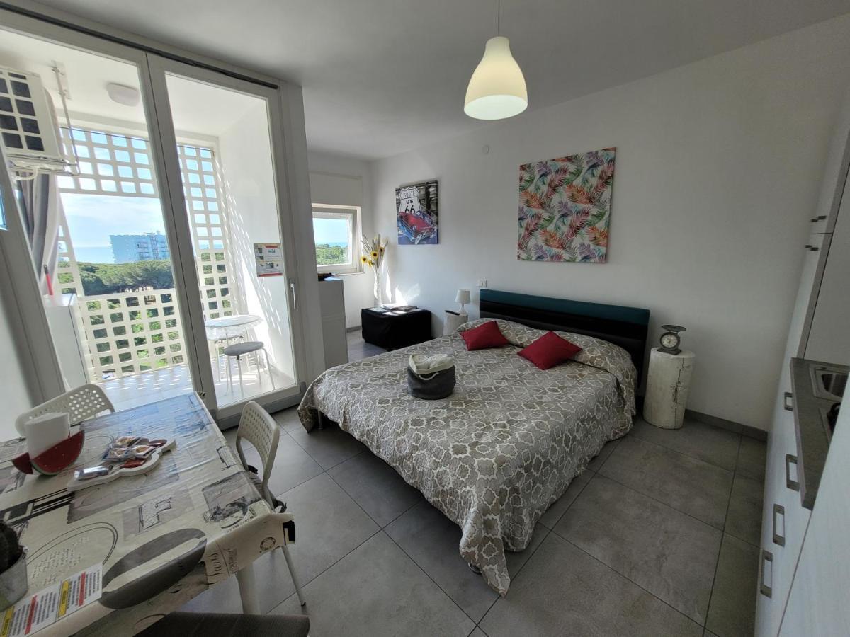 Rosato Sea View Apartment Lignano Sabbiadoro Esterno foto