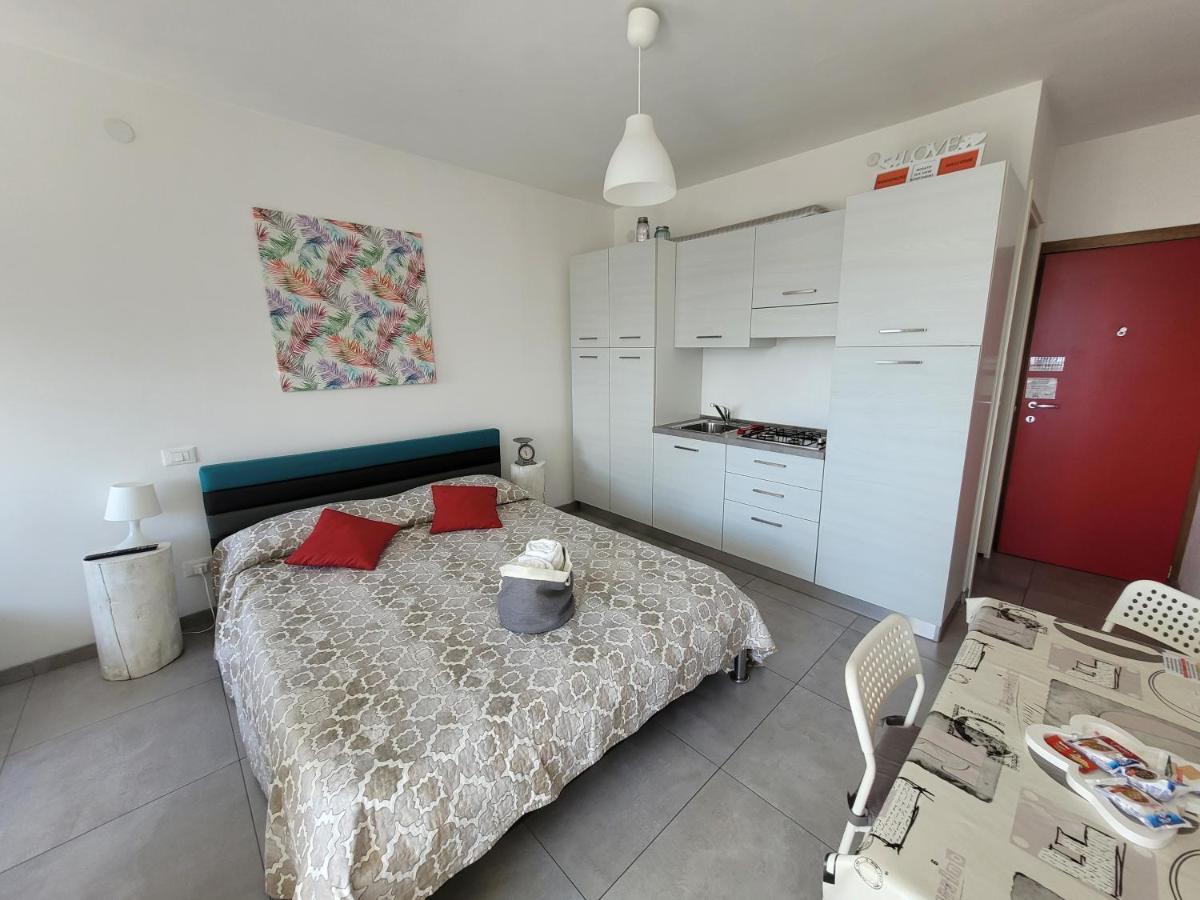 Rosato Sea View Apartment Lignano Sabbiadoro Esterno foto