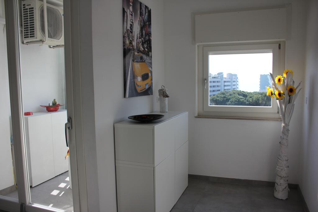 Rosato Sea View Apartment Lignano Sabbiadoro Esterno foto